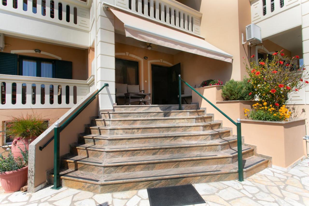Lady Elena Hotel Ammoudia Exterior photo