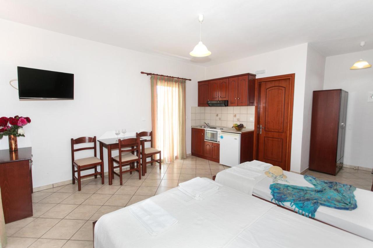 Lady Elena Hotel Ammoudia Exterior photo