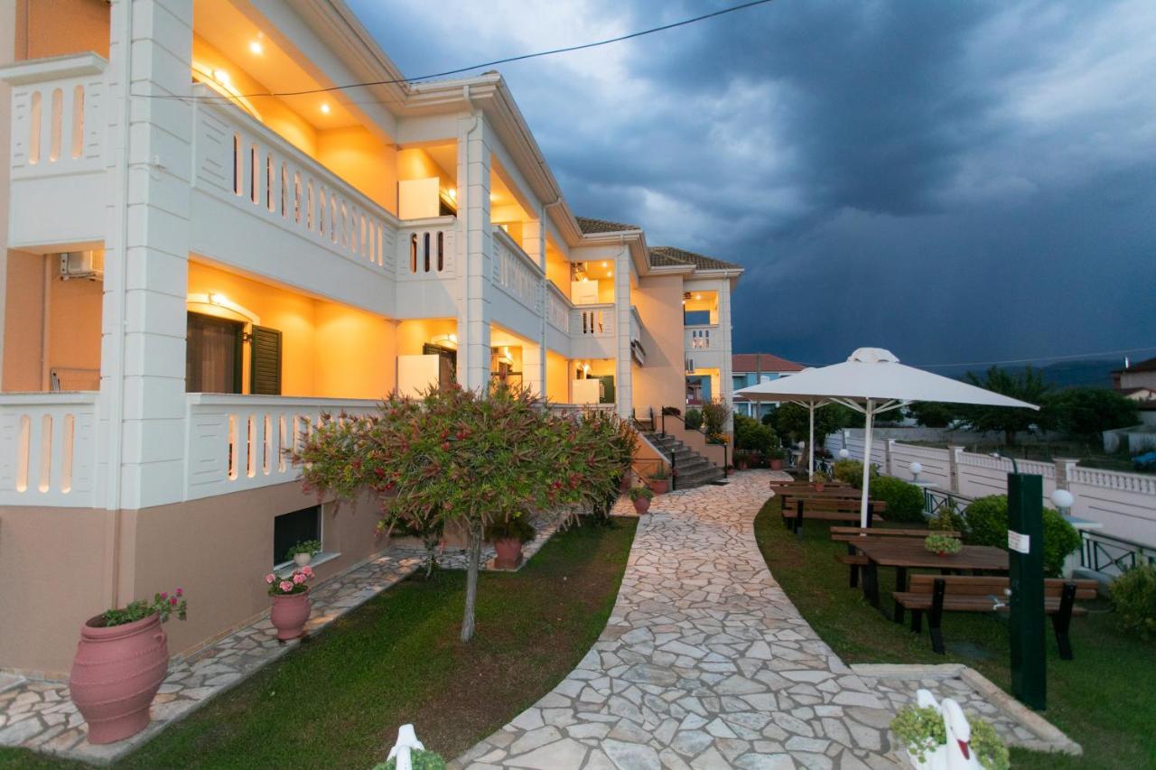 Lady Elena Hotel Ammoudia Exterior photo