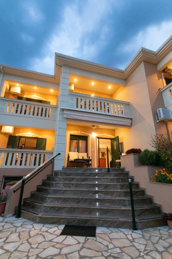 Lady Elena Hotel Ammoudia Exterior photo